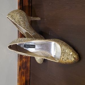 White house black market gold sequin shoes